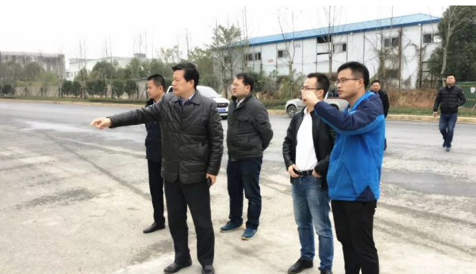 乐动(中国)Ledong·官方网站董事长谢荣华再次深入乐动(中国)Ledong·官方网站文明城市创建施工现场巡查