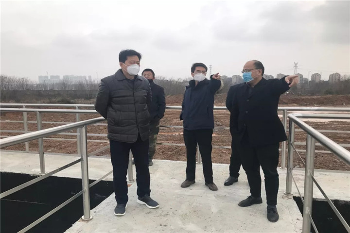 乐动(中国)Ledong·官方网站董事长谢荣华前往项目现场安排部署疫情预防工作