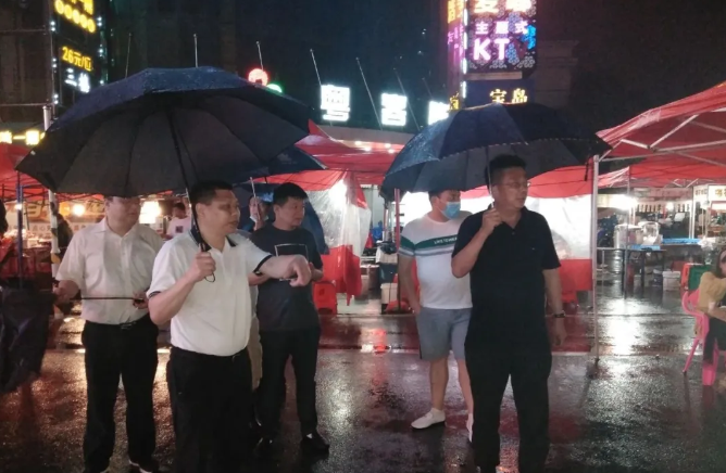 乐动(中国)Ledong·官方网站党委副书记、副总经理袁扣华前往紫荆路步行街调研