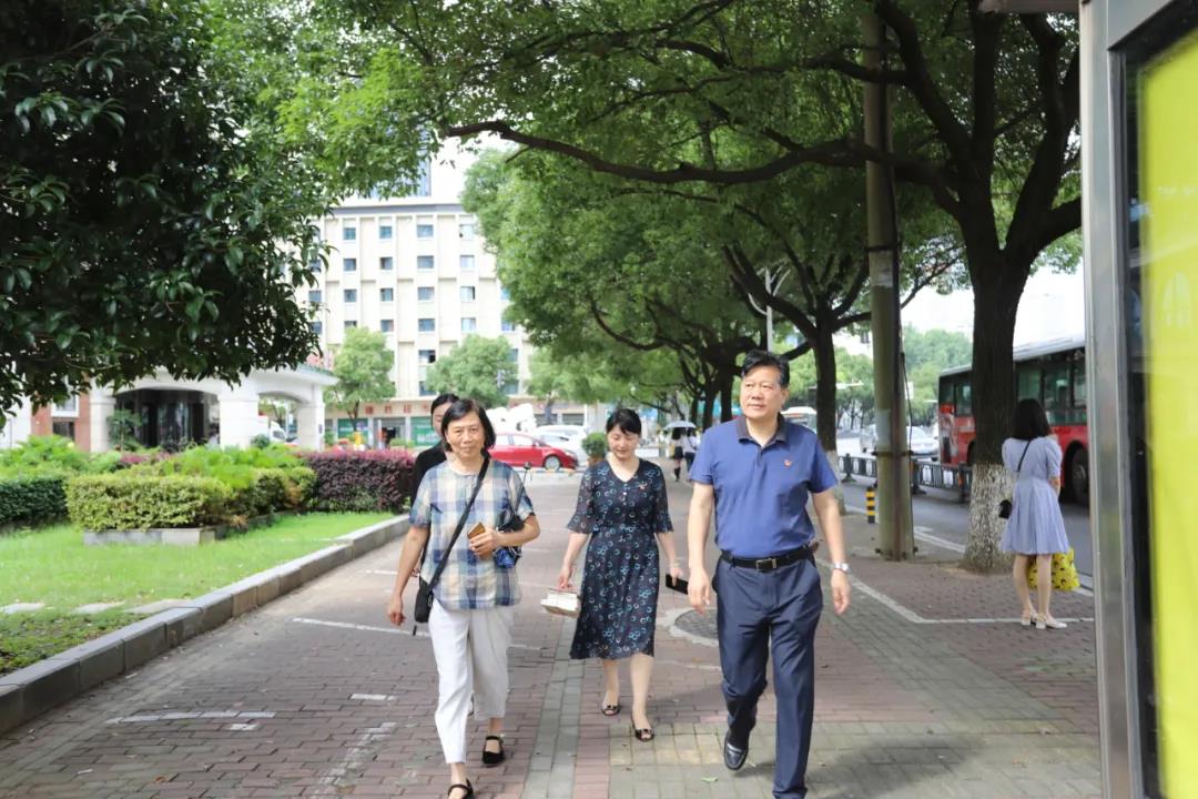 乐动(中国)Ledong·官方网站党委开展“七一”前夕走访慰问活动