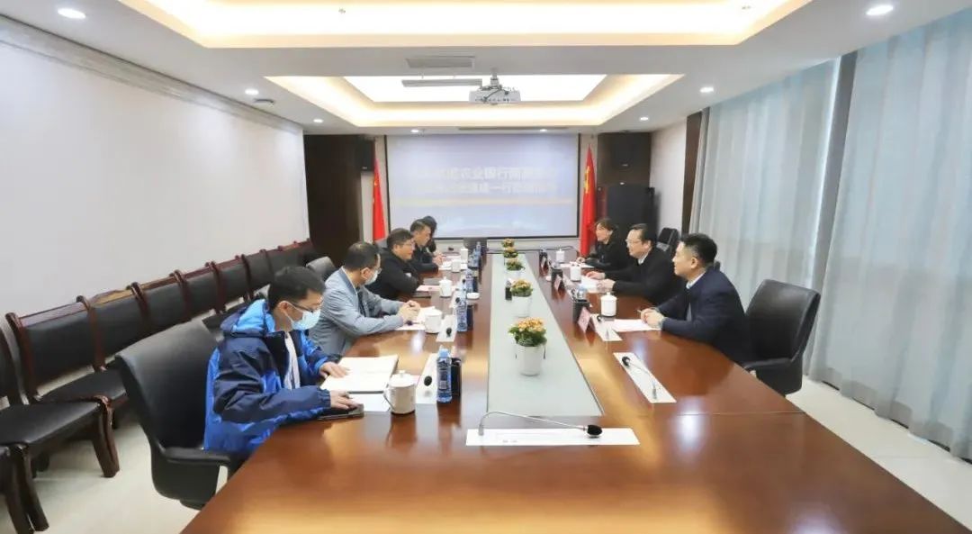 农业银行张建成一行来访金开乐动(中国)Ledong·官方网站交流座谈
